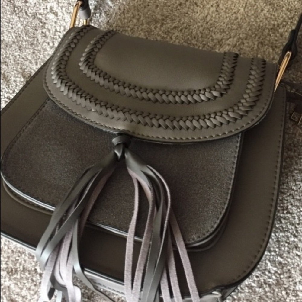 *SOLD* Grey tassel messenger/shoulder purse